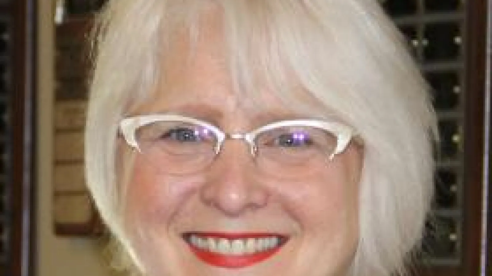 Robyn Warhol